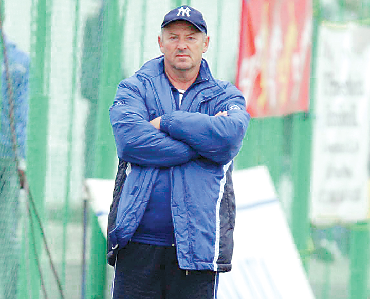 Ioan Sdrobis I-a descoperit pe Cristi Chivu, iar dupa cativa ani l-a dat fotbalului si pe Dragos Grigore