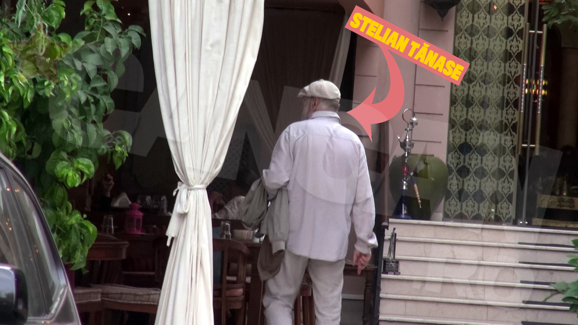 Stelian Tanase a ajuns primul la restaurant