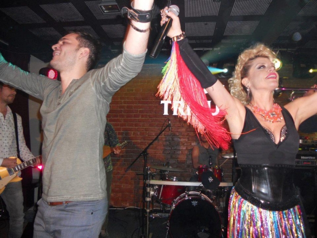 Loredana Groza l-a luat in doua turnee pe Cristi