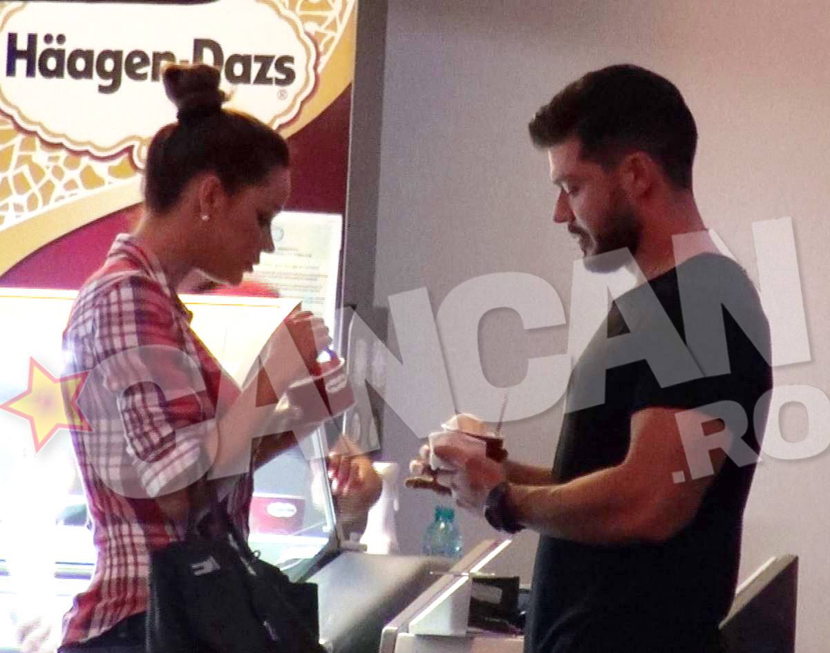 Bianca radiaza de fericire in compania iubitului ei