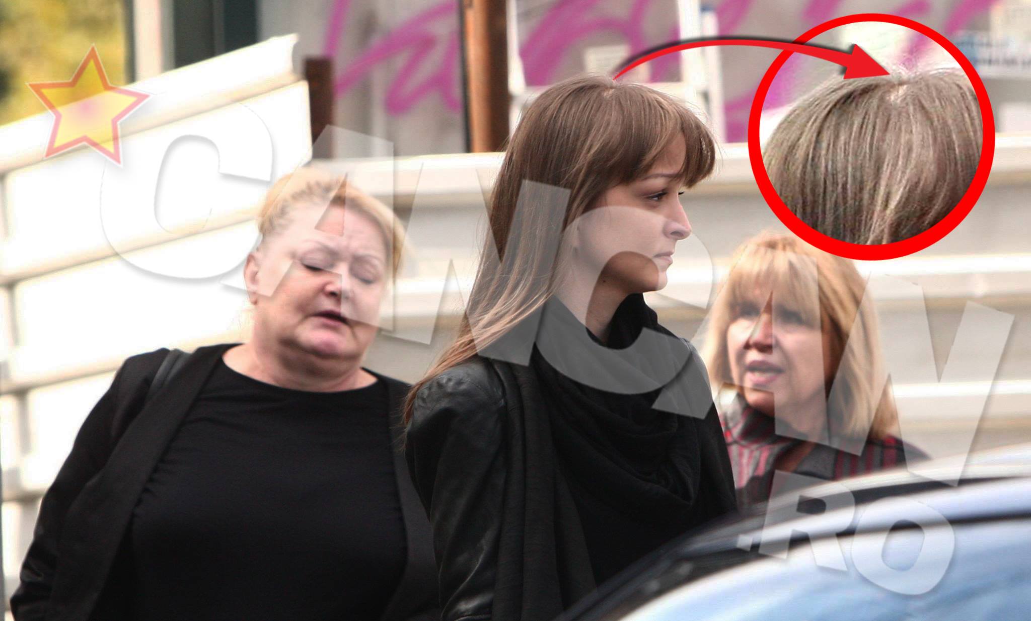 Tanara nu a ajuns inca la medic