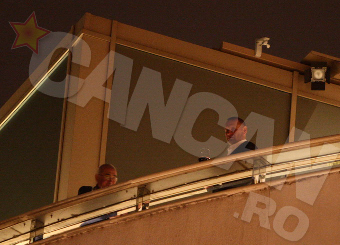 Catarama si un prieten de al sau au discutat sub clar de luna, la un pahar de vin si un trabuc fin