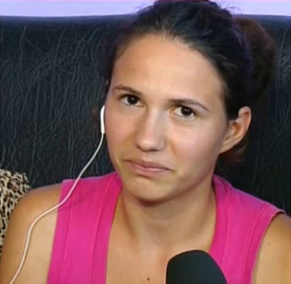 Raluca, tanara care sustine ca a fost violata de sapte tineri