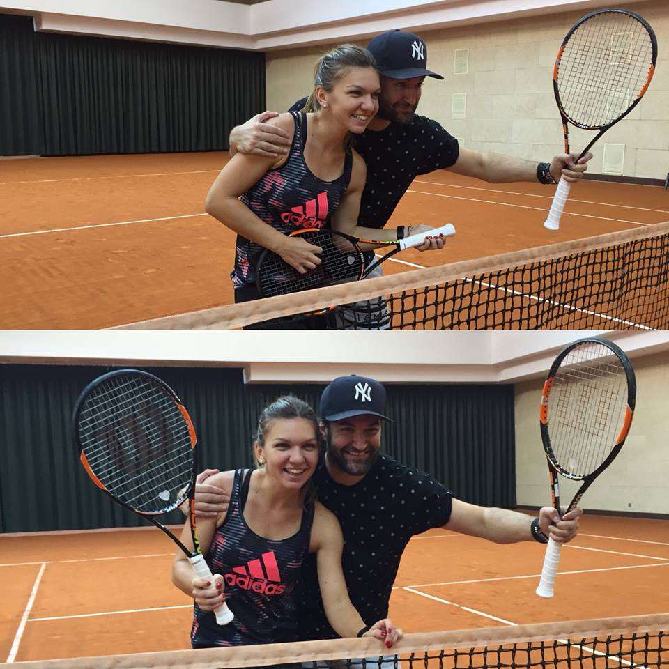 Simona Halep s-a pozat cu Smiley pe terenul de tenis