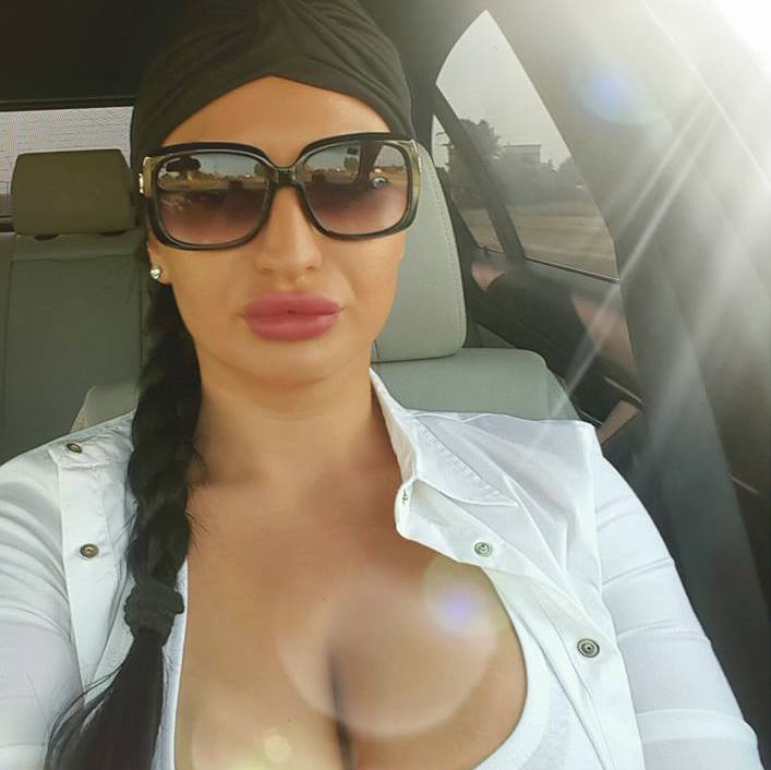 Simona este o femeie independenta