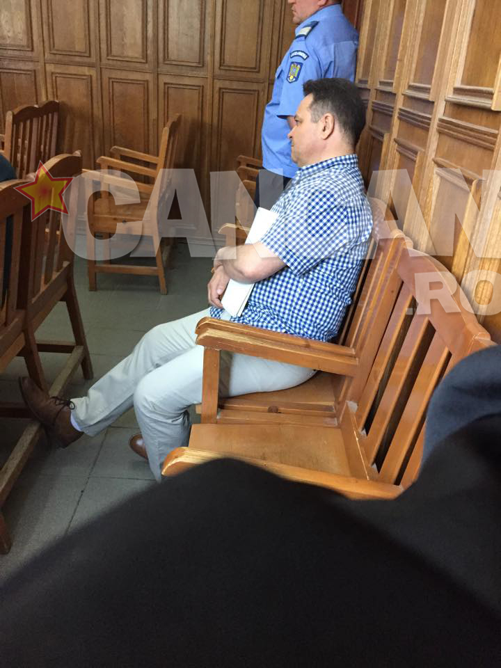 Parlamentarul in timpul procesului