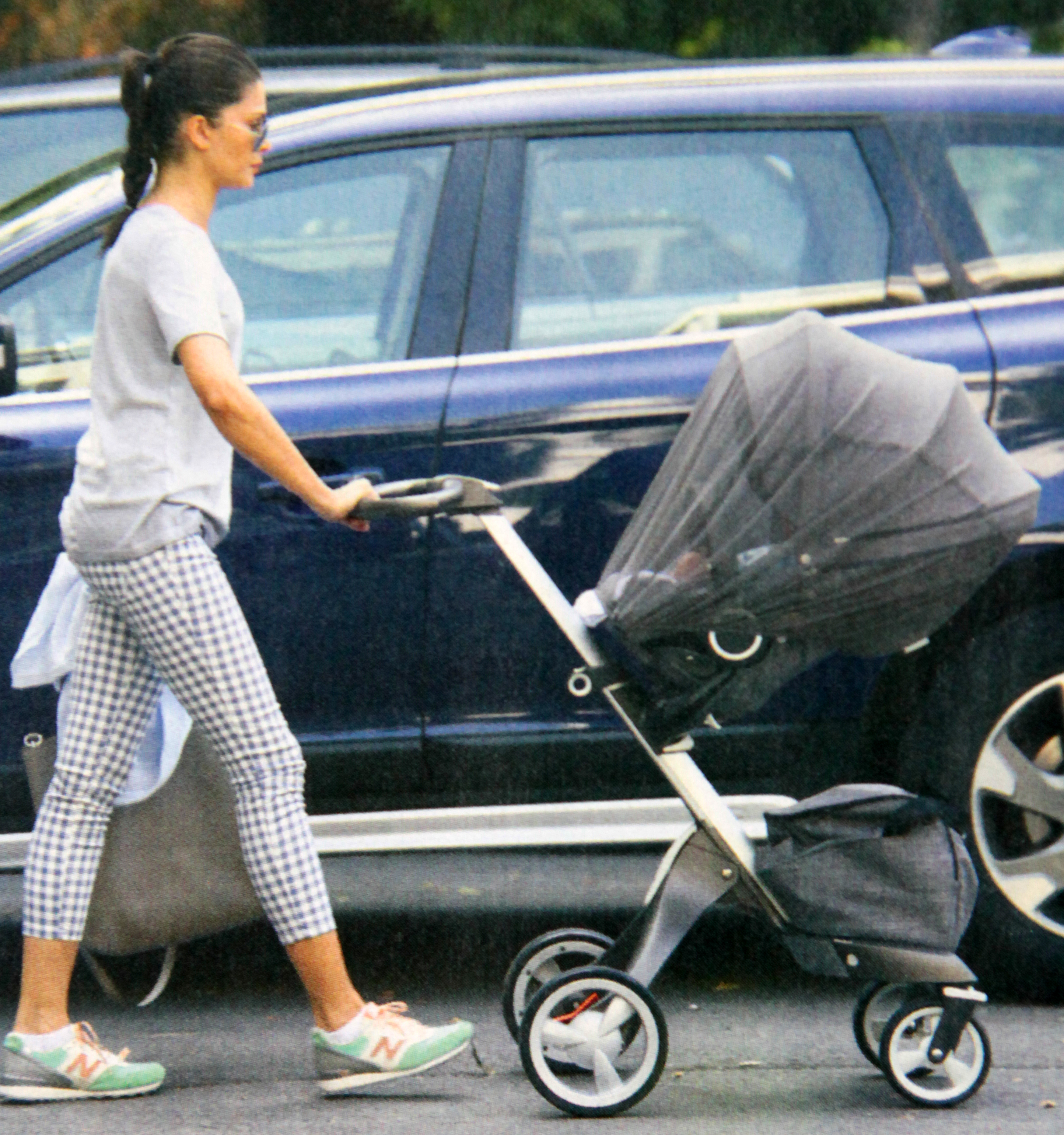 Alina Puscas a mers cu fiul ei in parc