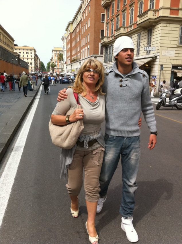 Carmen Tira isi iubeste baiatul ca pe ochii din cap