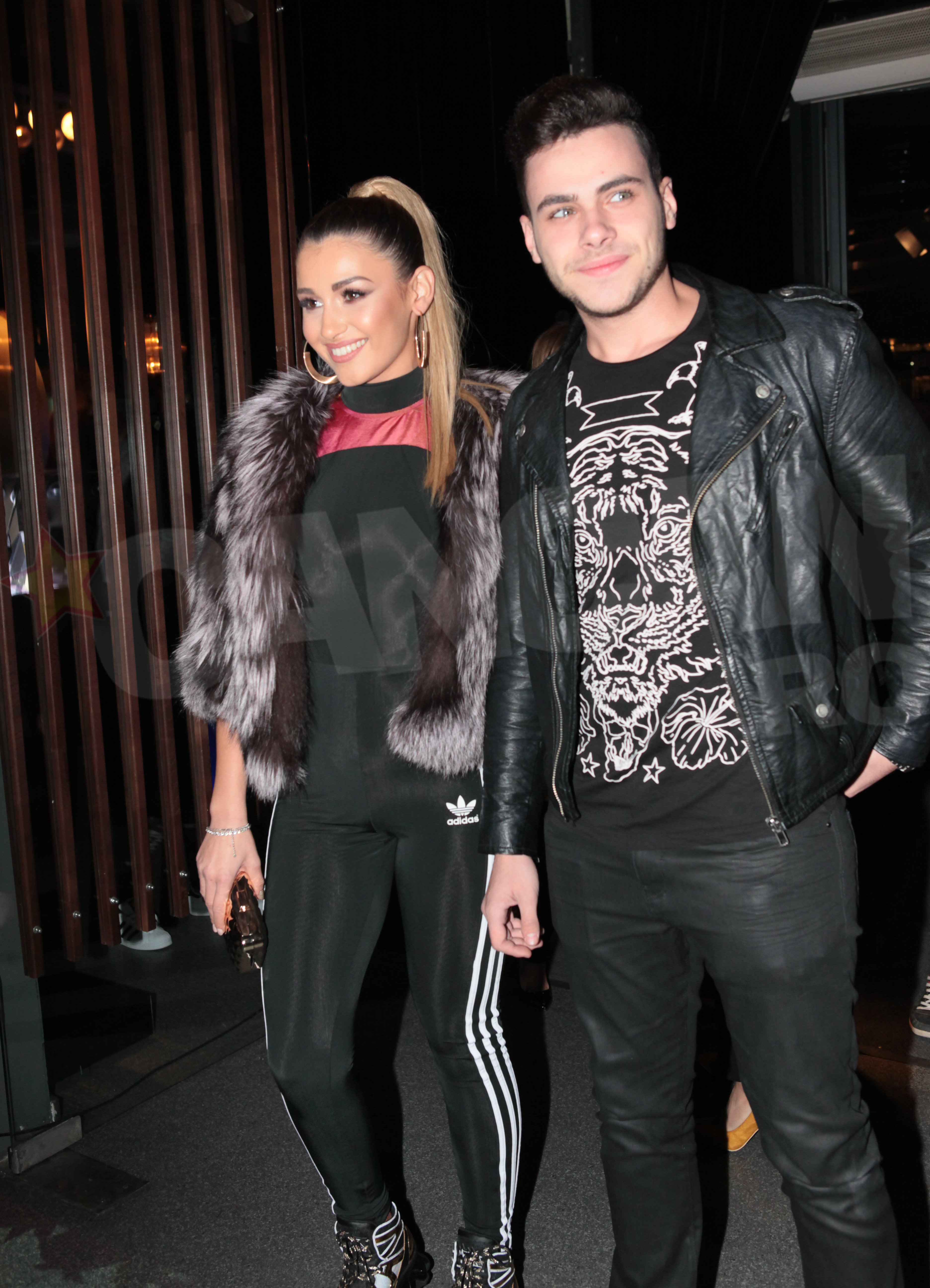 Alina a ales o tinuta care nu o avantaja deloc