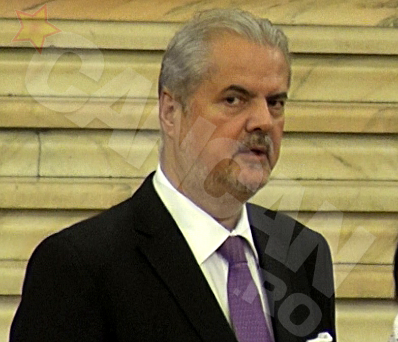 Adrian Nastase, ingandurat si imbatranit la un eveniment cultural