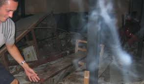 O fantoma bantuie in casa unei familii