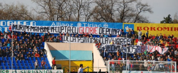 Intr-o situatie critica pentru echipa lor, fanii buzoieni cer onoare de la fotbalistii din Crang