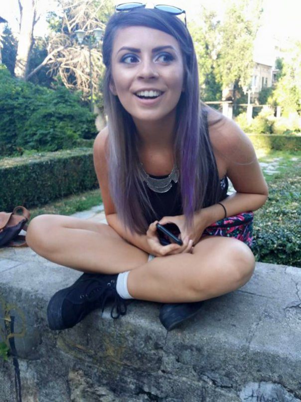 Alexandra lucra fara carte de munca in clubul Colectiv. Multi angajati erau in situatia ei