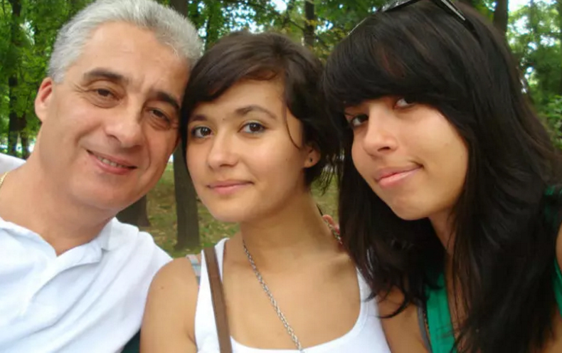 Andreea, prima din partea dreapta, a decedat marti dimineata dupa infernul de la