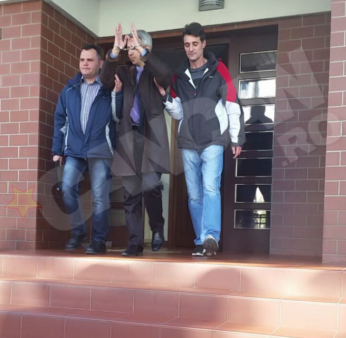 Dan Diaconescu a fost luat pe sus de la locuinta sa din Primaverii si dus la inchisoare