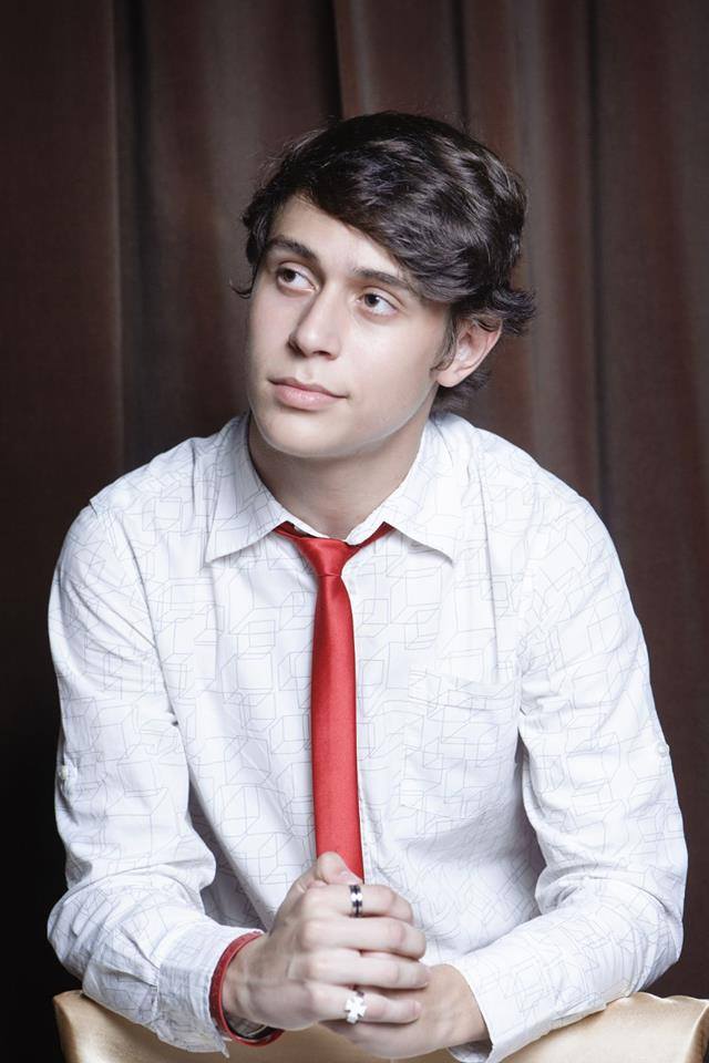 Tanarul de 15 ani a fost arsa dupa ce si-a scos prietenul invalid pe brate