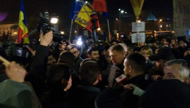 klaus iohannis piata universitatii