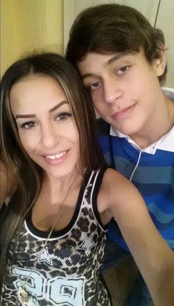 Andreea se roaga pentru fratele ei, Pavlos