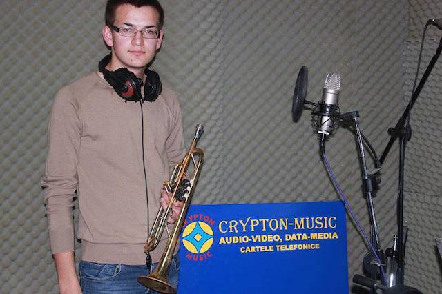 Casian Harpa, tanarul injunghiat de colegul de camera se afla in spital