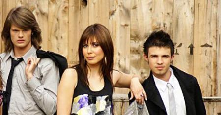 Nony (stanga) a fost operat pe creier