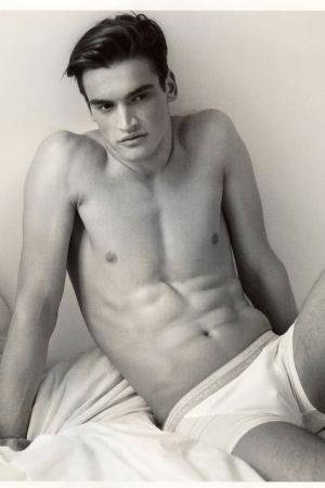 Andrei Baciu este de profesie model, dar si medic