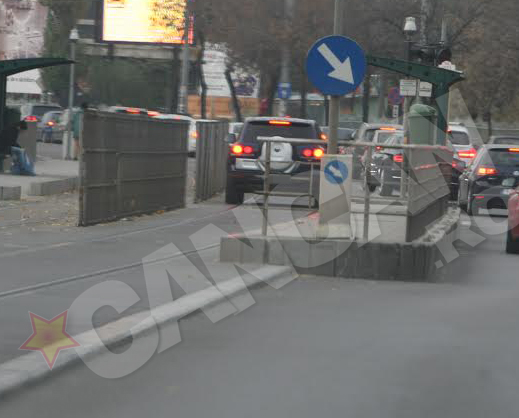 Masina lui Dacian Ciolos depaseste coloana