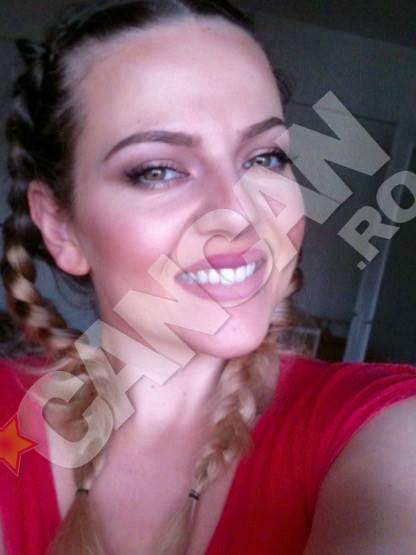 Tinerei ii place sa se pozeze la fel de sexy ca si sora ei, Lidia