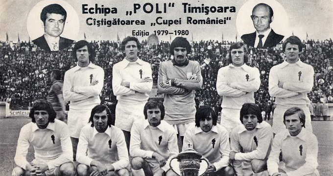 Leonida Nedelcu (al doilea de la stanga la dreapta in randul de jos) a castigat Cupa Romaniei cu Politehnica Timisoara