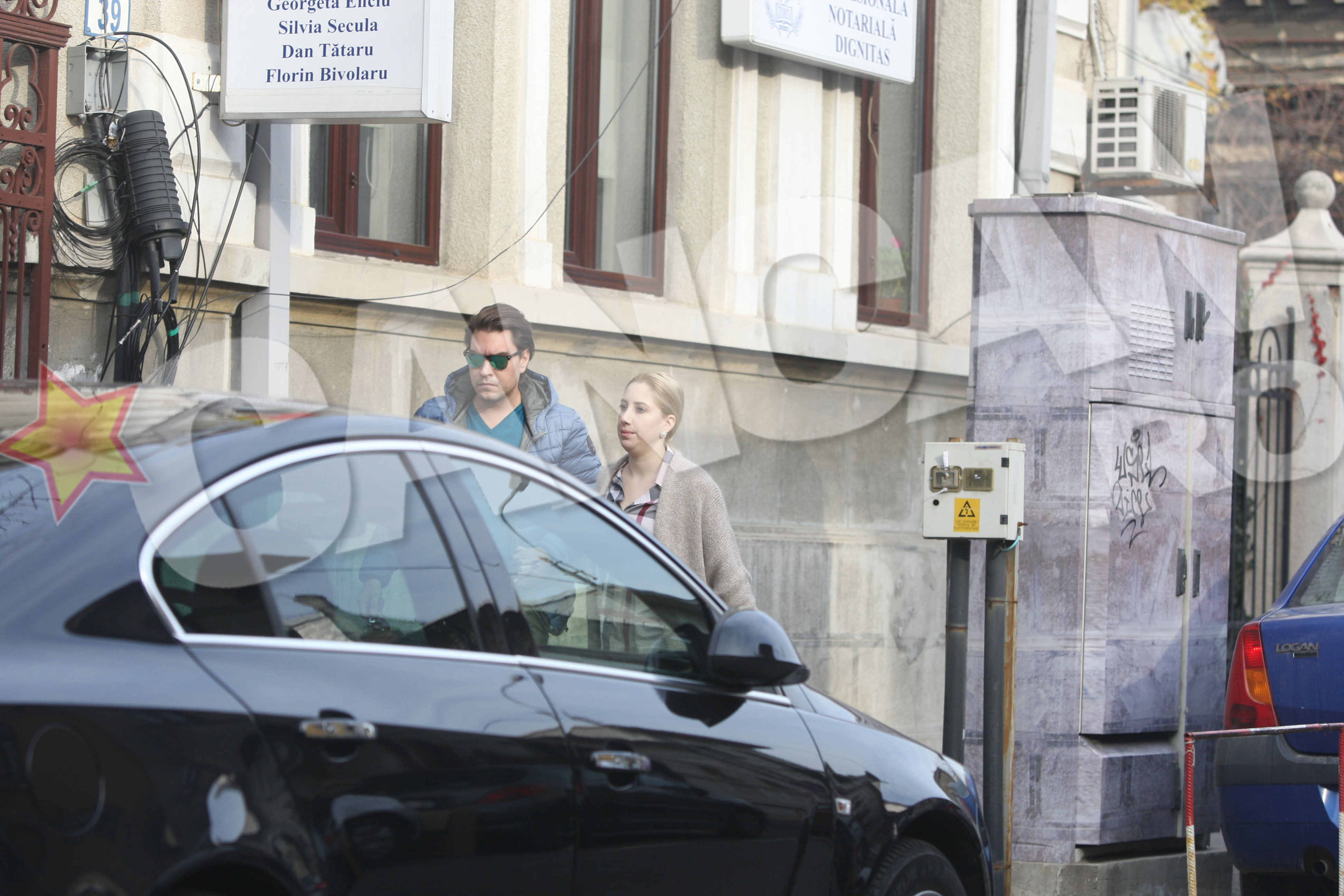 Cei doi se inteleg din priviri