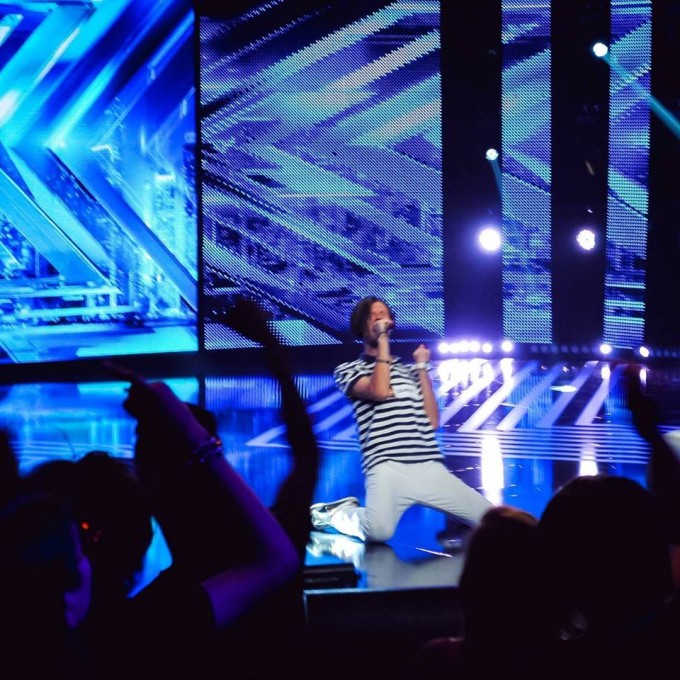 Alex Plingu pe scena la X Factor