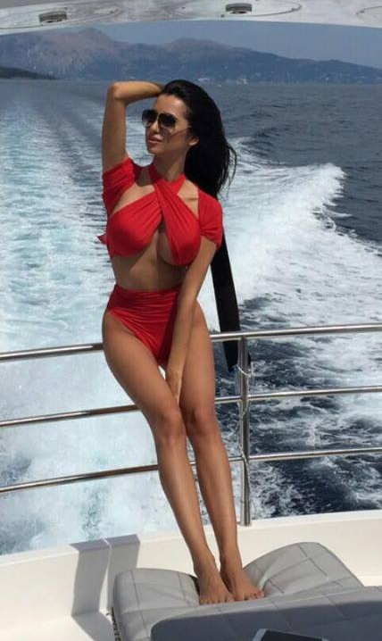 Roxana Panait stie exact cum sa-si puna 