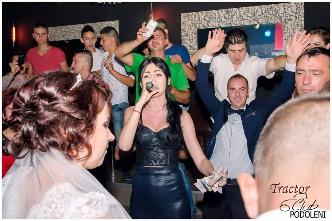 Sorina Ceugea este una dintre cele mai cunoscute cantarete din lumea manelelor