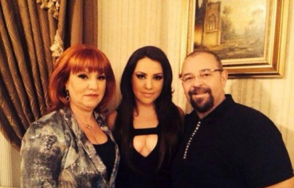 Piedone are o relatie deosebita cu sotia si cei doi copii