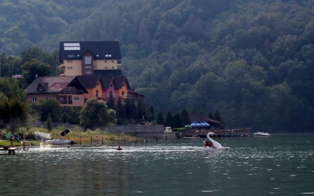 Oamenii cred ca Lacul Cincis este blestemat