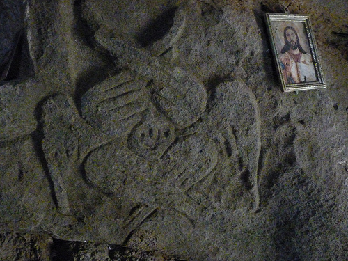 La schitul Cetateni se gasesc...dovezi ale unor uriasi!