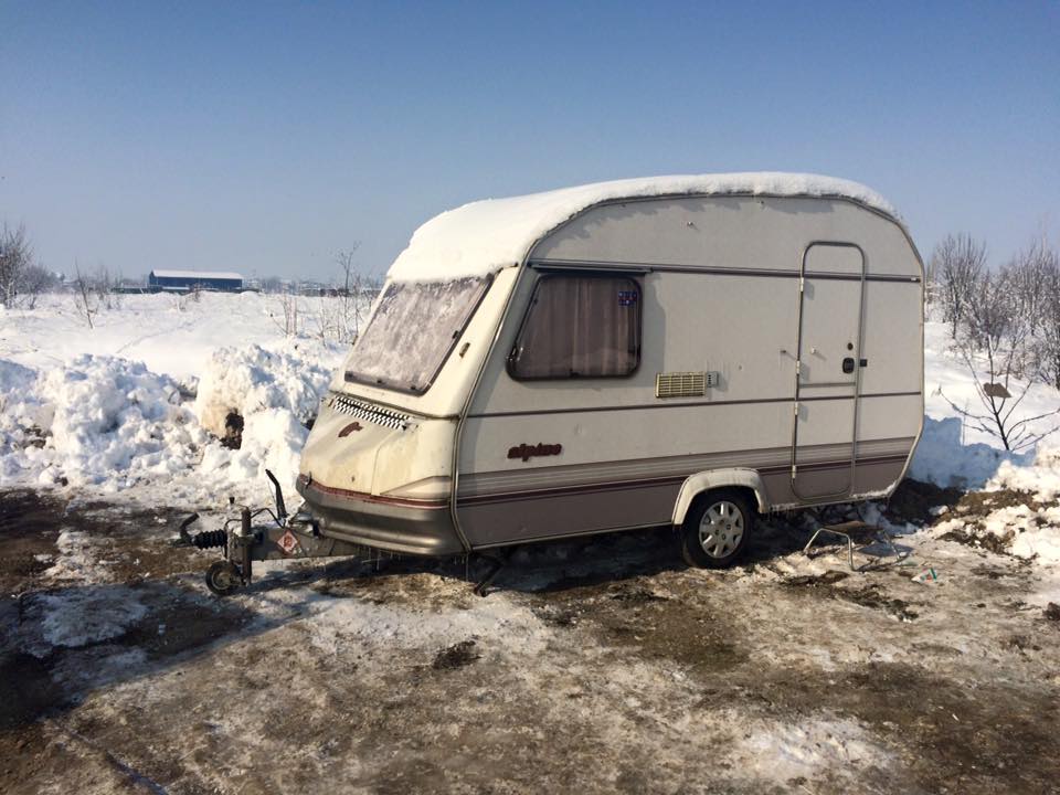 De acum inainte, va sta in rulota