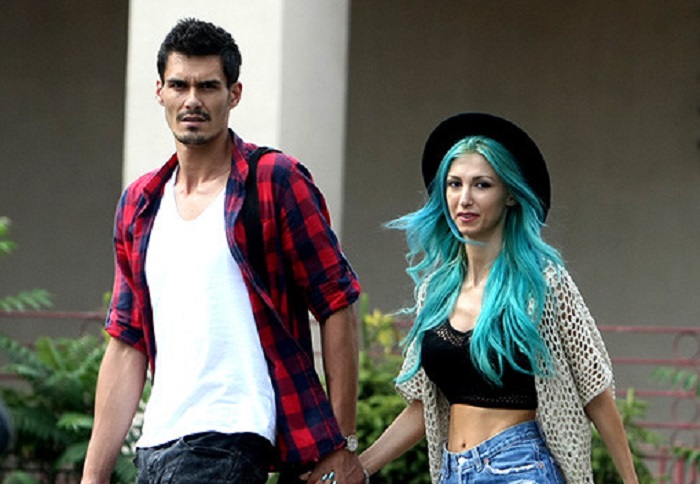 Andreea este indragostita pana peste cap de iubitul ei, George