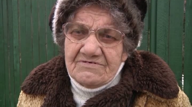 Femeia plange incontinuu si spera ca nepotul ei sa nu moara