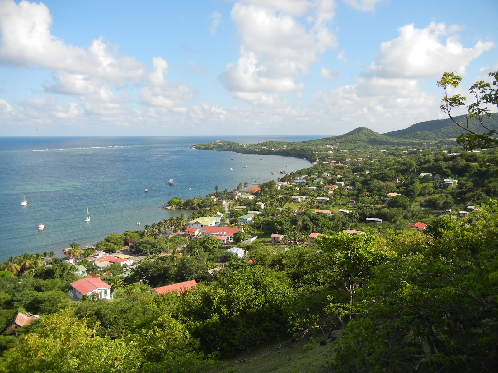 Insula Carriacou se afla foarte aproape de Granada si face parte din Arhipelagul Caraibelor.