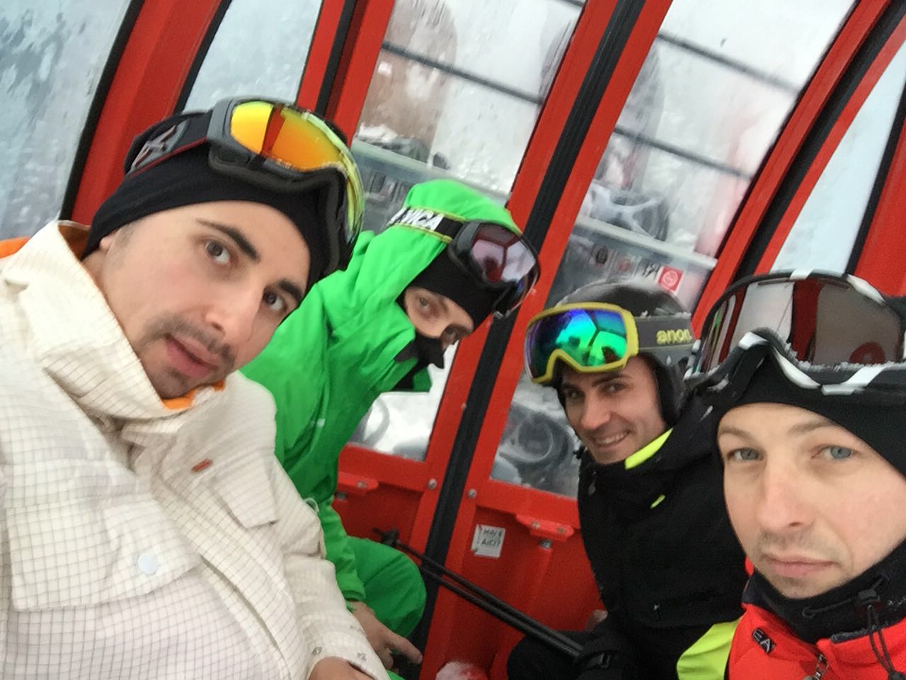 Alin Cocos nu are frica nici de mersul cu...telecabina