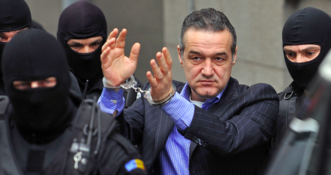 Latifundiarul a fost condamnat la inchisoare in dosarul schimbului de terenuri cu MApN si in dosarul Valiza