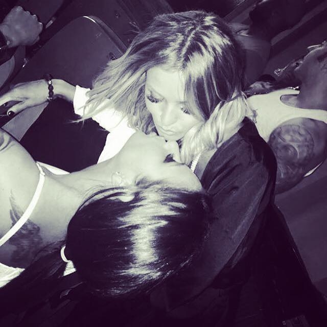 Roxana si Iulia nu sunt la primul sarut