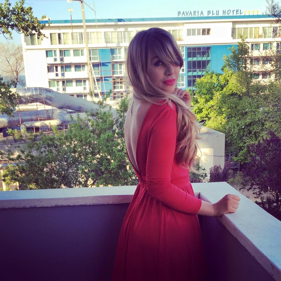 MIcula jr a dezvoltat o pasiune pentru blonde, printre acestea aflandu-se si Andreea Mirghis