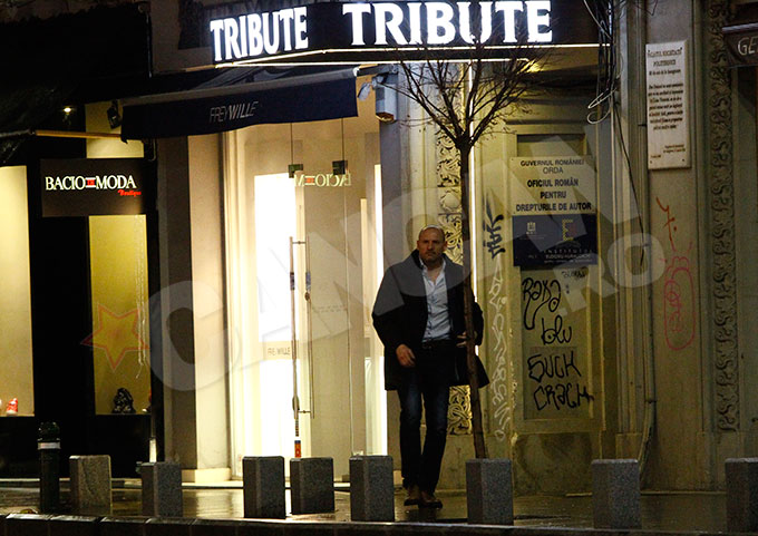 Bogdan Stelea a iesit din club, cu un mers nesigur