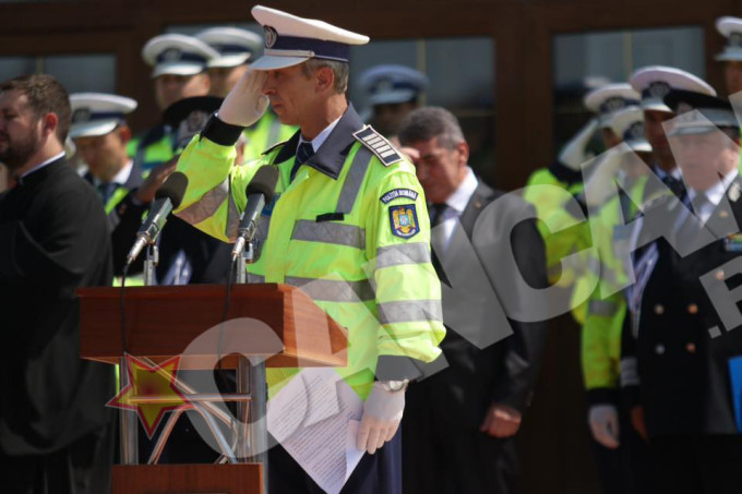 Politistul a fost inmormantat cu onoruri militare