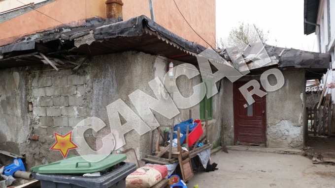 Casa familiei Richard, la un pas sa cada