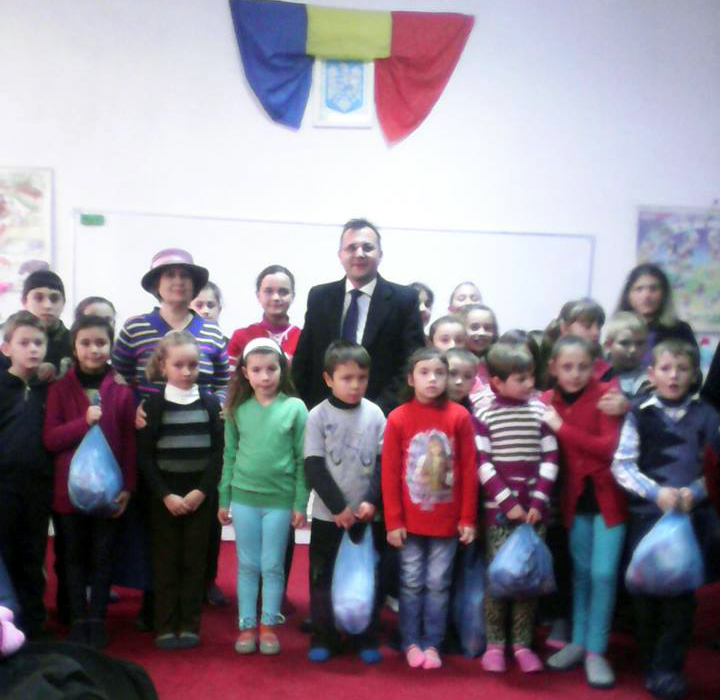 Catalin Rotundu este mereu in mijlocul copiilor