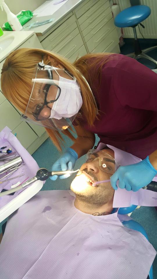 Connect-R a fost recent la dentist