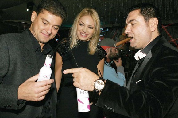 Cristi Borcea si Valentina Pelinel au o relatie de pe vremea cand blonda era casatorita cu fostul om politic Cristian Boureanu