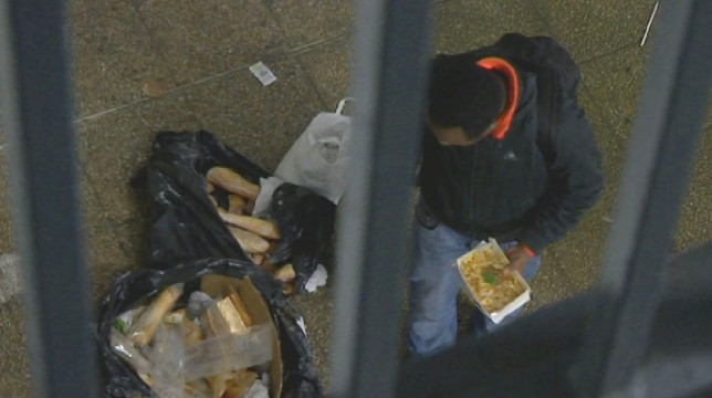 Românul îşi duce traiul după o zi pe alta